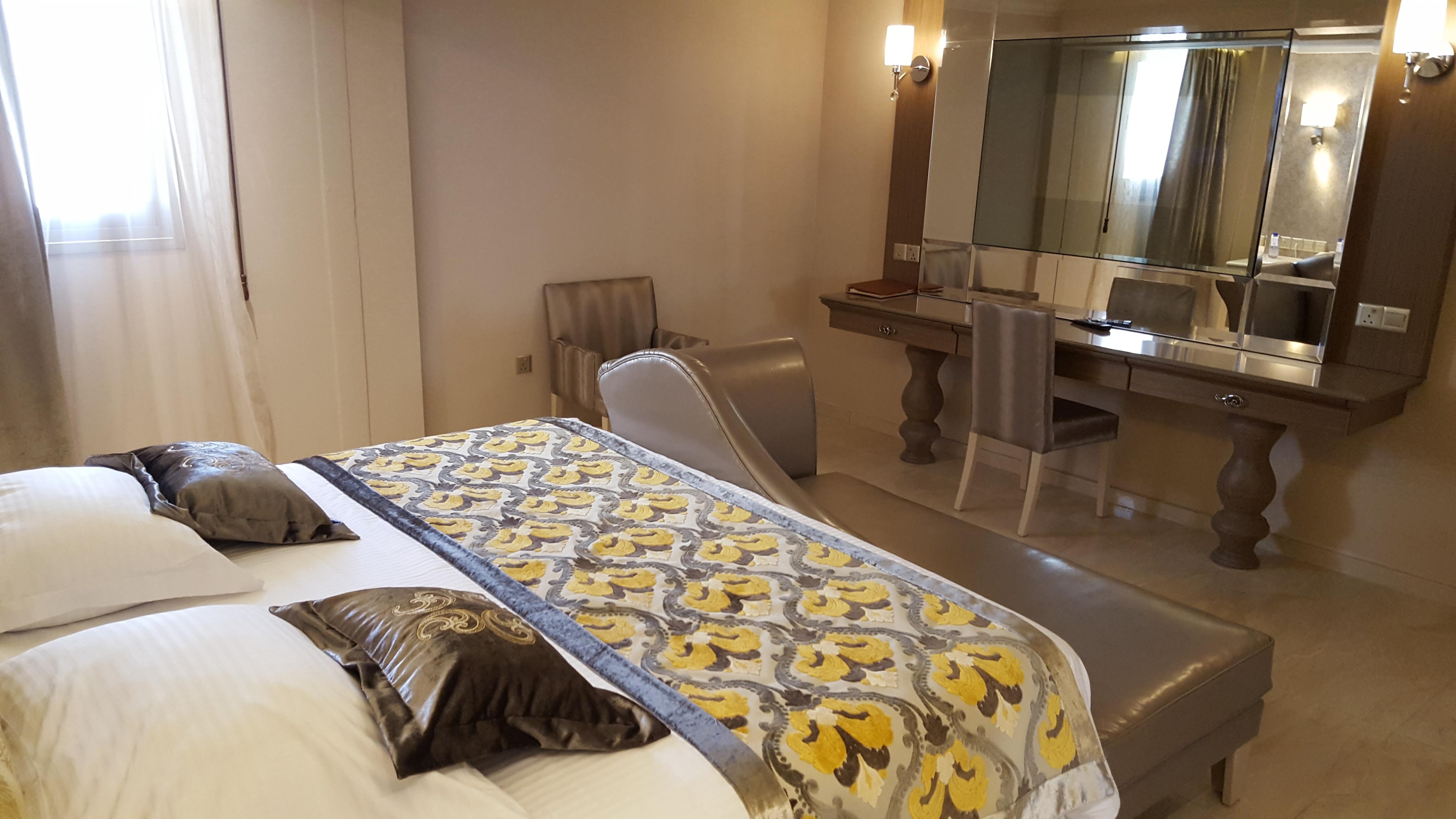 Complex Adams & (adults Only) 5*